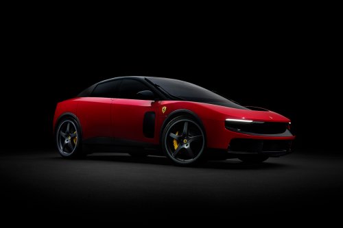 Ferrari Luce Itu Mobil Besar, Panjangnya Setara Empat Mobil Ini