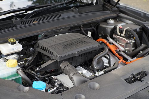Mengintip Iritnya Lepas L8 PHEV, Buat Touring Sih Cocok Banget Ya