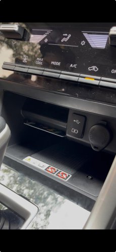 Mitsubishi, Mitsubishi Xpander, Praktisnya Mitsubishi Xpander, Banyak Kompartemen Penyimpanan yang Bikin Kabin Rapi