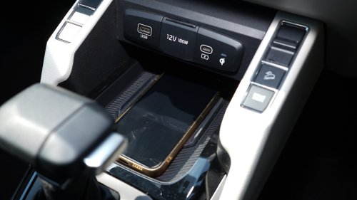 Kia, Kia Carens, Fasilitasnya Mantap, Seperti Ini Fitur Di Kia Carens Varian Tertinggi