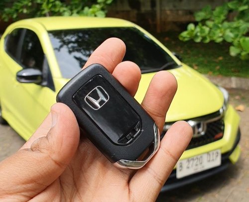 Enggak Pakai Kunci Fisik Lagi, Semudah Ini Buka Pintu Sampai Menghidupkan Mesin Honda Brio RS