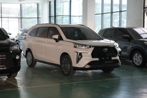 Begini Cara Aman Bersihkan Kompartemen Mesin Toyota Veloz Hybrid