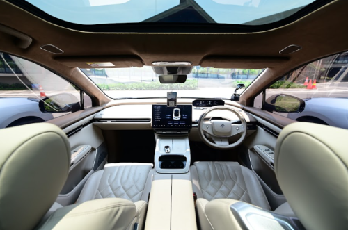 First Drive Hyptec HT: SUV Listrik Rp600 Jutaan dengan Kenyamanan Mobil Premium
