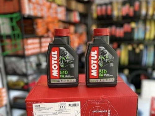 Serba-serbi Oli Mesin Motor 2 Tak: Fungsi, Jenis, dan Perawatannya