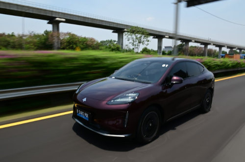 First Drive Hyptec HT: SUV Listrik Rp600 Jutaan dengan Kenyamanan Mobil Premium