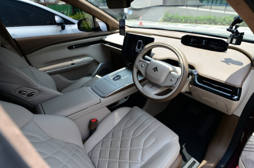 First Drive Hyptec HT: SUV Listrik Rp600 Jutaan dengan Kenyamanan Mobil Premium