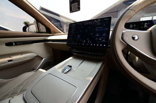 First Drive Hyptec HT: SUV Listrik Rp600 Jutaan dengan Kenyamanan Mobil Premium