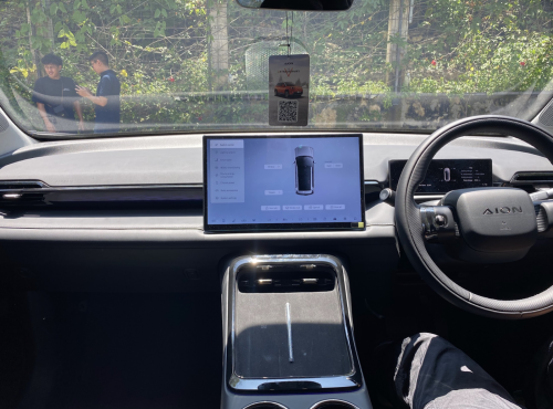 Test Drive Aion V; SUV Listrik dengan Kabin Lega, Performa Mumpuni, dan Ada Kulkasnya!