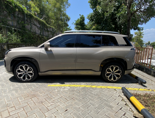 Test Drive Aion V; SUV Listrik dengan Kabin Lega, Performa Mumpuni, dan Ada Kulkasnya!