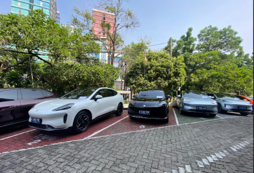 First Drive Hyptec HT: SUV Listrik Rp600 Jutaan dengan Kenyamanan Mobil Premium