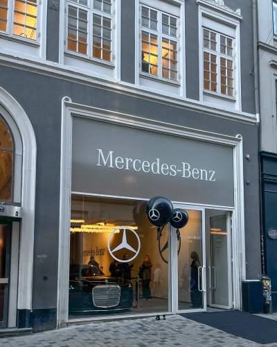 Mercedes-Benz, „Mercedes-Benz Studios“: – sollen Markenerlebnis in die Innenstädte bringen