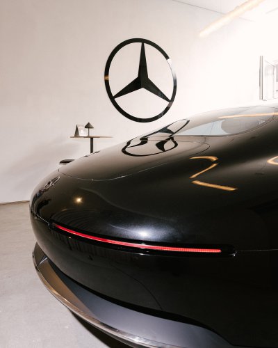 Mercedes-Benz, „Mercedes-Benz Studios“: – sollen Markenerlebnis in die Innenstädte bringen