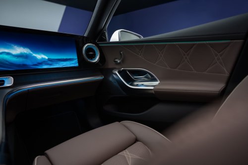 Mehr Bilder zum C-Klasse EQ Modell von Mercedes-Benz