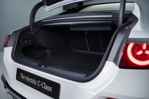Mehr Bilder zum C-Klasse EQ Modell von Mercedes-Benz
