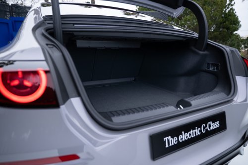 Mercedes-Benz, Mehr Bilder zum C-Klasse EQ Modell von Mercedes-Benz