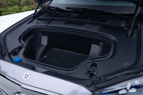 Mercedes-Benz, Mehr Bilder zum C-Klasse EQ Modell von Mercedes-Benz