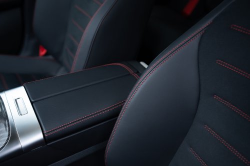 Mehr Bilder zum C-Klasse EQ Modell von Mercedes-Benz