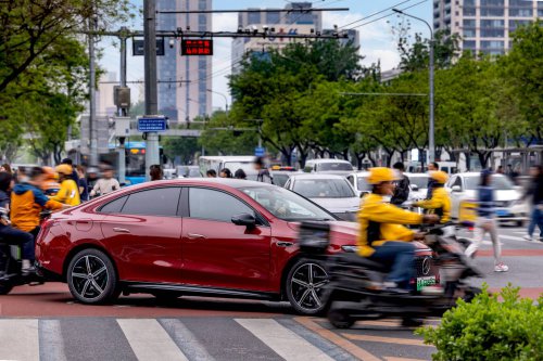 Mercedes schickt MB.DRIVE ASSIST PRO erneut durch Peking