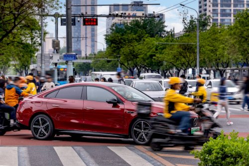 Mercedes, Mercedes schickt MB.DRIVE ASSIST PRO erneut durch Peking
