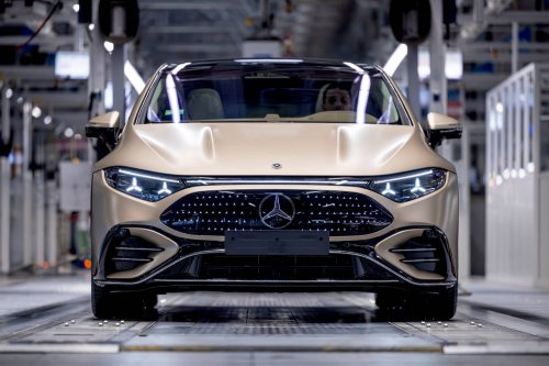 Dreifach-Serienstart in Sindelfingen: Mercedes-Benz setzt Maßstäbe in der Produktion