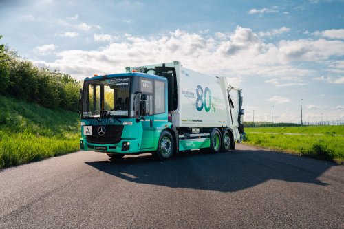 Mercedes-Benz, Kreislaufwirtschaft auf Rädern: Mercedes-Benz Trucks präsentiert den reECONIC