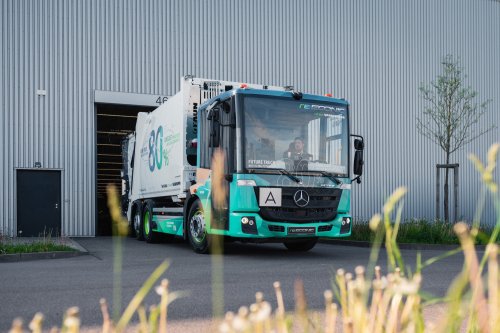Mercedes-Benz, Kreislaufwirtschaft auf Rädern: Mercedes-Benz Trucks präsentiert den reECONIC