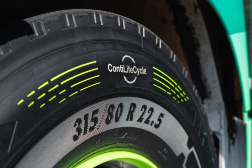 Kreislaufwirtschaft auf Rädern: Mercedes-Benz Trucks präsentiert den reECONIC