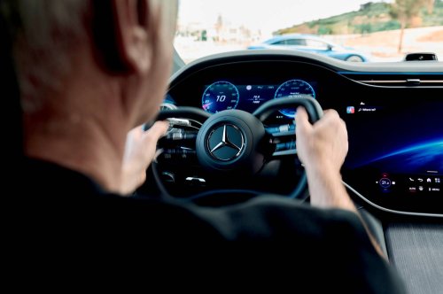 Steer-by Wire im EQS Facelift bestätigt – erstes Interieur-Foto