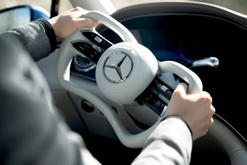Steer-by Wire im EQS Facelift bestätigt – erstes Interieur-Foto