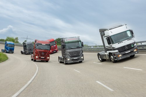 Mercedes-Benz, 30 Jahre Actros: Mercedes-Benz Trucks verbindet Tradition und Transformation