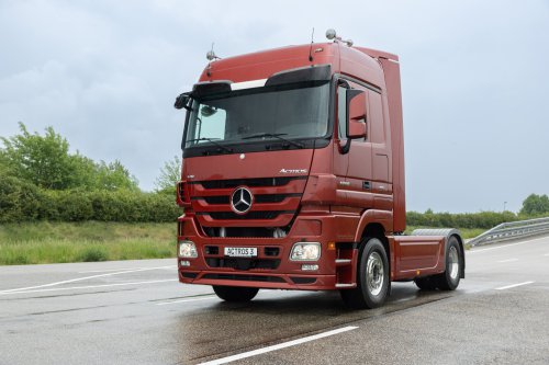 30 Jahre Actros: Mercedes-Benz Trucks verbindet Tradition und Transformation