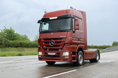 30 Jahre Actros: Mercedes-Benz Trucks verbindet Tradition und Transformation