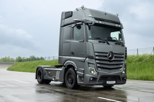 30 Jahre Actros: Mercedes-Benz Trucks verbindet Tradition und Transformation