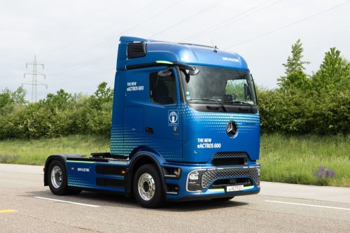Mercedes-Benz, 30 Jahre Actros: Mercedes-Benz Trucks verbindet Tradition und Transformation