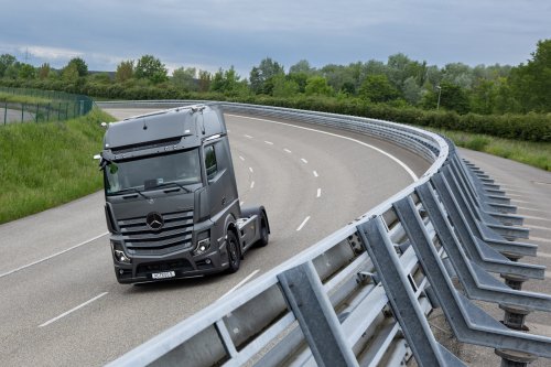 30 Jahre Actros: Mercedes-Benz Trucks verbindet Tradition und Transformation