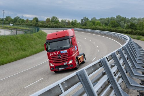 30 Jahre Actros: Mercedes-Benz Trucks verbindet Tradition und Transformation