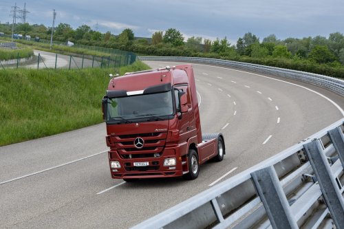 30 Jahre Actros: Mercedes-Benz Trucks verbindet Tradition und Transformation
