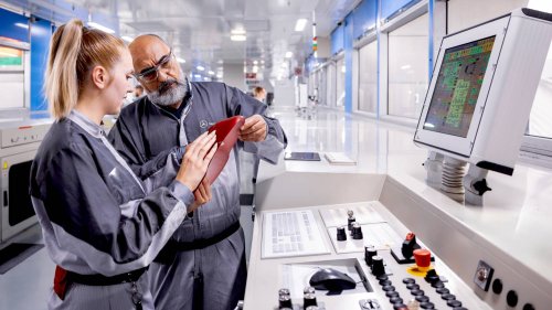 Mercedes-Benz, Mercedes-Benz bietet wieder Ferienjobs