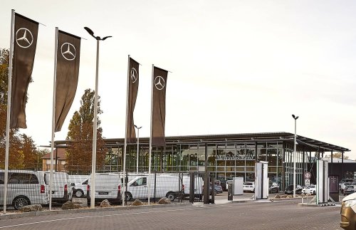 Mercedes-Benz, Mercedes-Benz verkauft Berliner Niederlassung an Global Auto Holdings