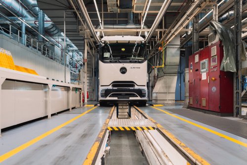 Mit dem eActros 600 um die Welt: „Elektrotrucker“ plant Elektro-Lkw-Expedition