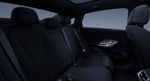 Blick auf die Serienausstattung des C 400 4MATIC elektrisch