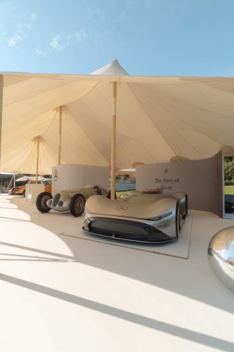 Mercedes-Benz Classic bei „The Aurora“ in Schweden