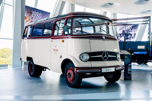 Mercedes-Benz, Nutzfahrzeuge im Wandel der Zeit: Mercedes-Benz Museum präsentiert Jubiläumsausstellung