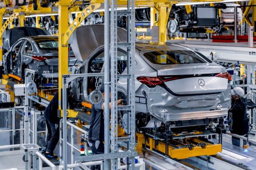 Produktionsstopp nach Protest gegen Sparpläne im Mercedes-Werk Bremen