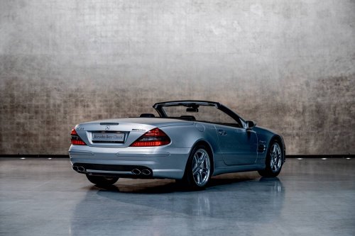 25 Jahre Mercedes-Benz SL der Baureihe R 230: Roadster-Ikone für das neue Jahrtausend