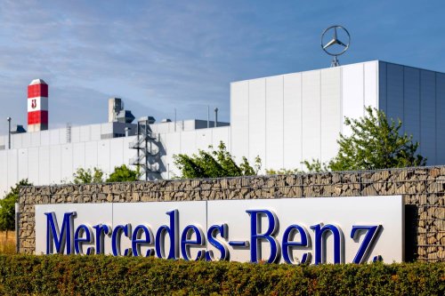 Mercedes, Mercedes baut Werk Kecskemét in Ungarn aus