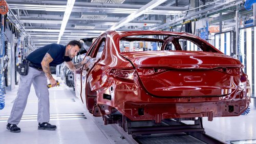 Mercedes, Mercedes hält an Einschichtbetrieb für die S-Klasse fest