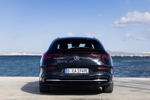 Mercedes, Mercedes streicht durchgehendes Lichtband am Heck des CLA