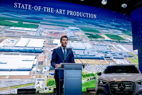 Mercedes, Mercedes-Vorstand Michael Schiebe preist Ungarn – und setzt Deutschland unter Druck