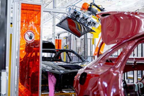 Mercedes, Mercedes-Vorstand Michael Schiebe preist Ungarn – und setzt Deutschland unter Druck